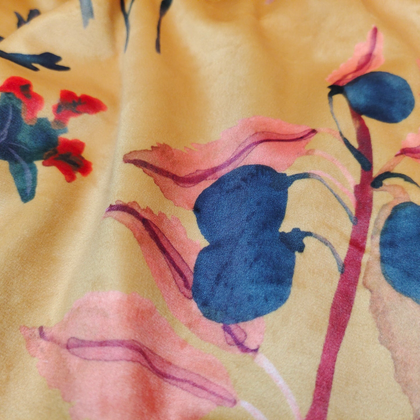 Retro Floral Printed Velvet